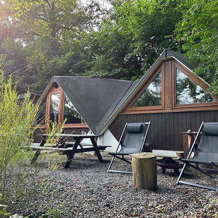Chalet Tropical Avec Bain A Bulles - In The Woods Gesves Exteriör bild