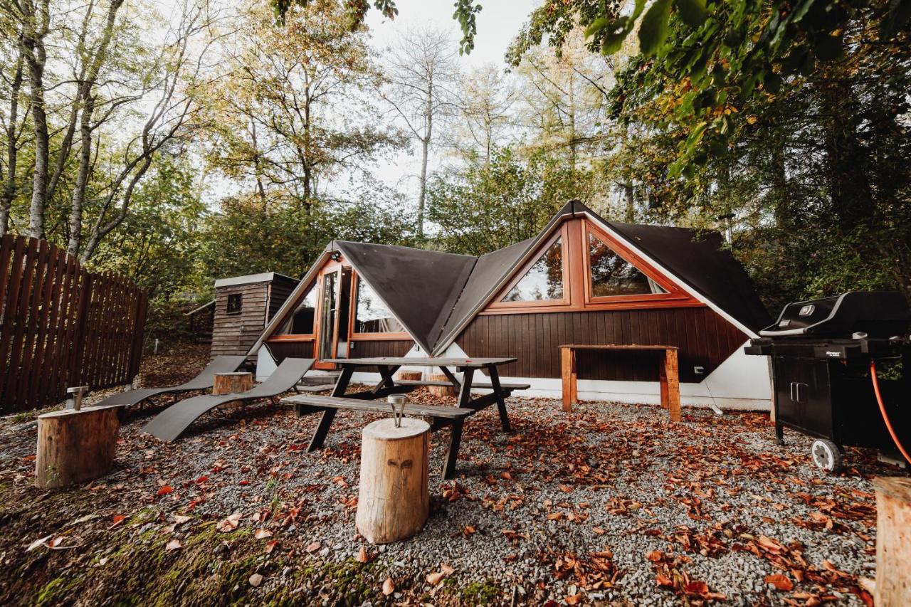 Chalet Tropical Avec Bain A Bulles - In The Woods Gesves Exteriör bild